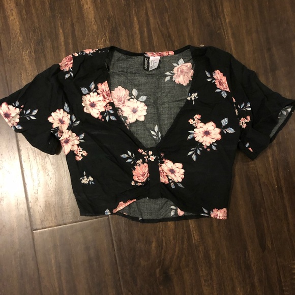 Black Floral Crop Top - Picture 1 of 3